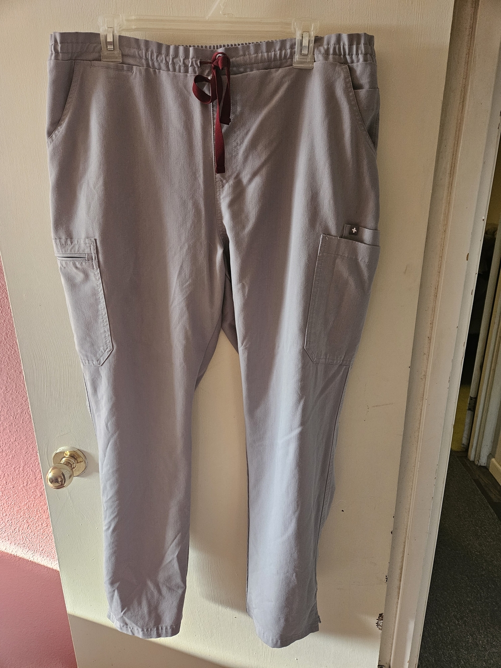 Figs Yola Scrub Pants in Cement XL. Good condition